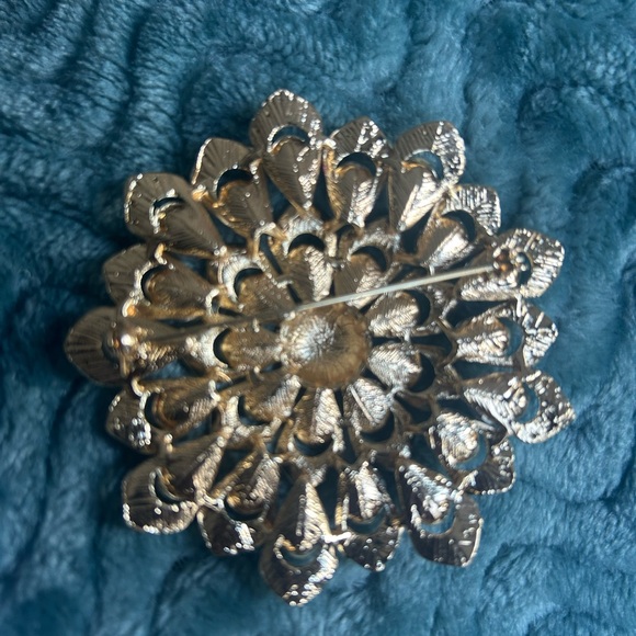 Glass Stone Embellished Flower Brooch - Picture 2 of 2
